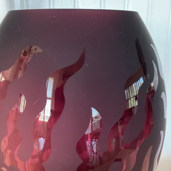 Beautiful Glass Amethyst Heavy Vase With Frosted Detail, Thick Clear Bottom - Picture 2 of 12